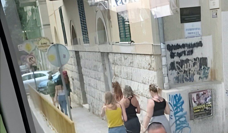 Fotka vozača autobusa iz Dalmacije nasmijala je ljude na Fejsu, ovo je moguće samo kod nas