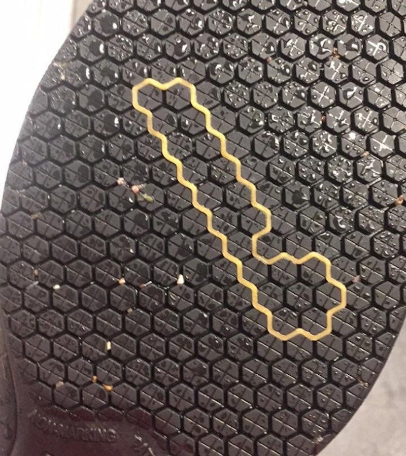 16. Gumica mi je zapela za džon