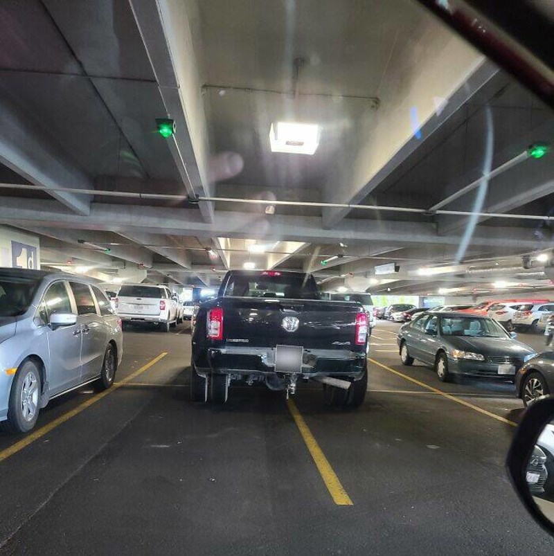 8. Besramno je zauzeo četiri mjesta