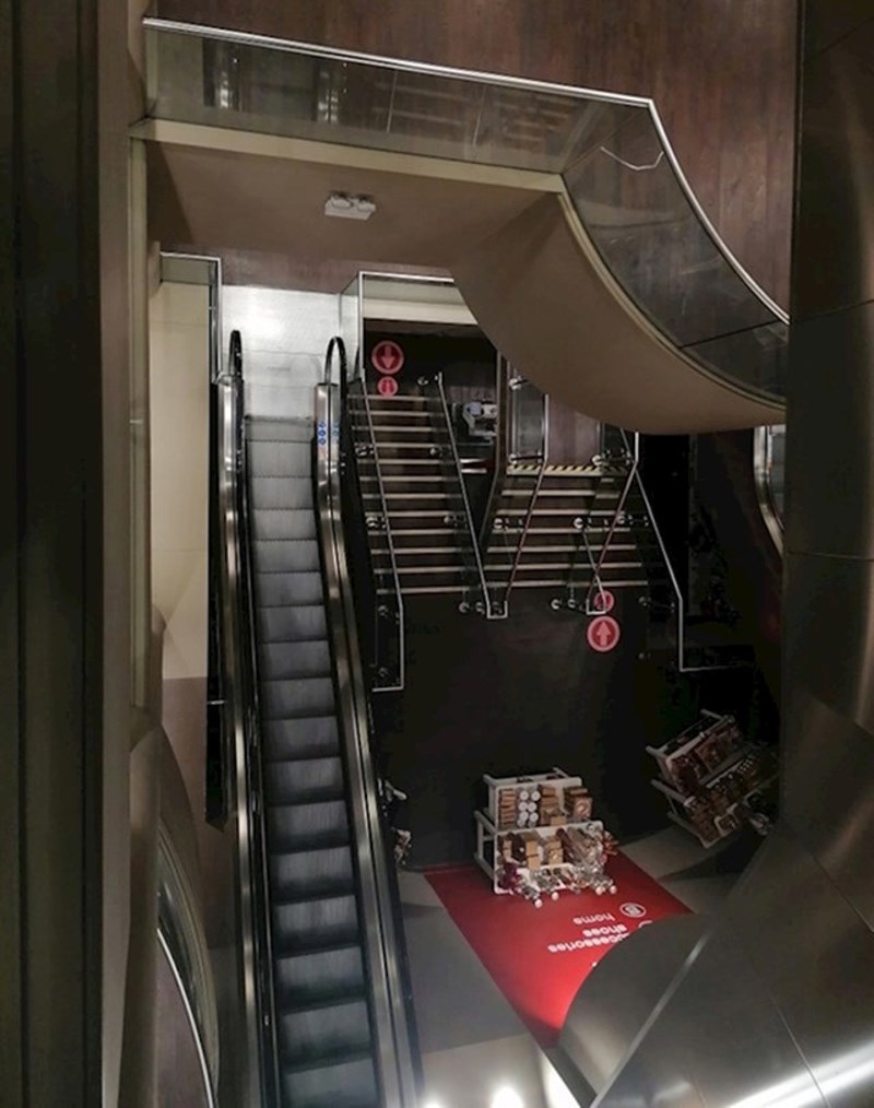 #13 Stubišta trgovačkog centra fotkana sa zadnjeg kata. Poprilično zbunjujuće!