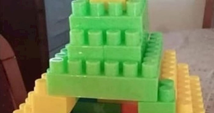 Klinac je za Božić dobio Lego kocke, prasnut ćete u smijeh kad vidite što je napravio od njih