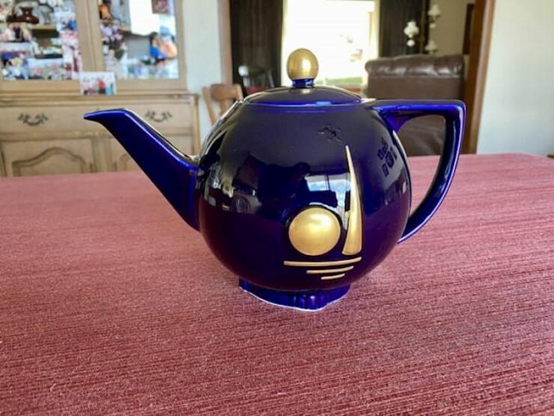 13. Bakin čajnik iz 1940-ih