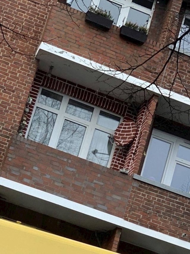 Vrhunski kamuflirana satelitska antena