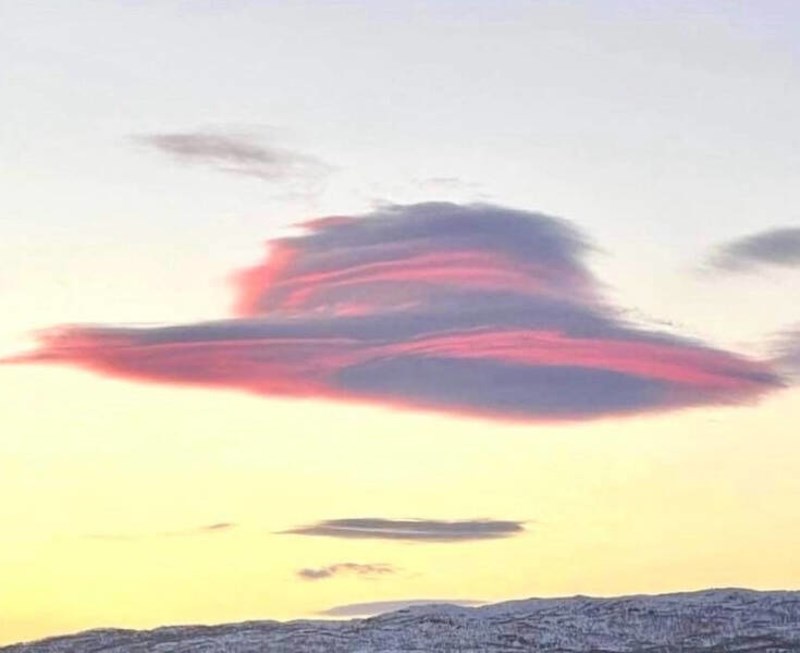 Oblak u obliku šešira