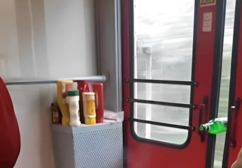 Prizor iz vagona vlaka u Poljskoj izazvao je salve smijeha na Fejsu, morate vidjeti ovaj hit