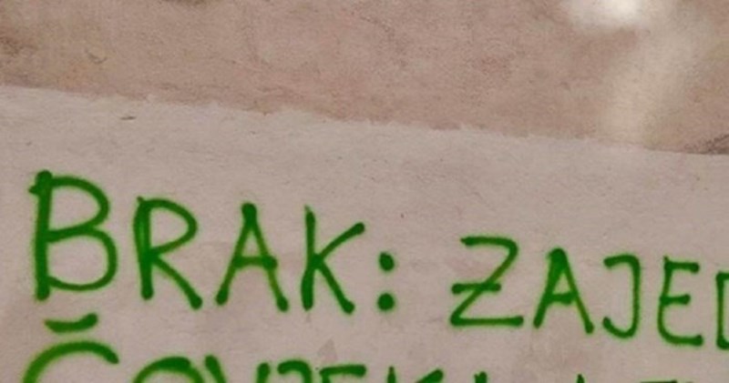 Na fasadi zgrade osvanuo je urnebesan grafit, morate vidjeti kako je autor definirao brak
