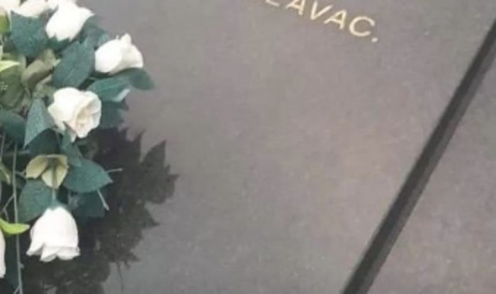 Natpis na nečijem grobu izaziva salve smijeha u cijeloj regiji, nešto bizarnije dugo niste vidjeli