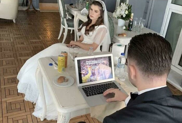 Tip igra igrice na vlastitom vjenčanju...