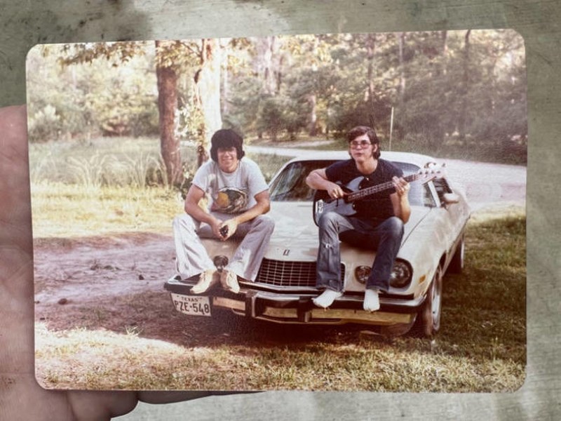 24. Moj tata svira bass gitaru, 1978. godine