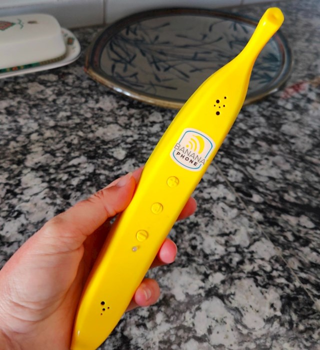 7. Moj prijatelj ima banana telefon
