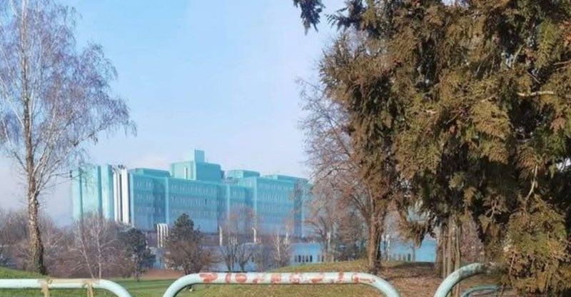 Fotka snimljena kod zagrebačkog KBC-a Dubrava nasmijala je ljude na Fejsu, morate vidjeti ovaj hit