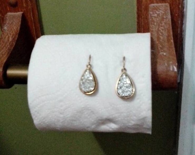 14. Nisam htjela izgubiti naušnice