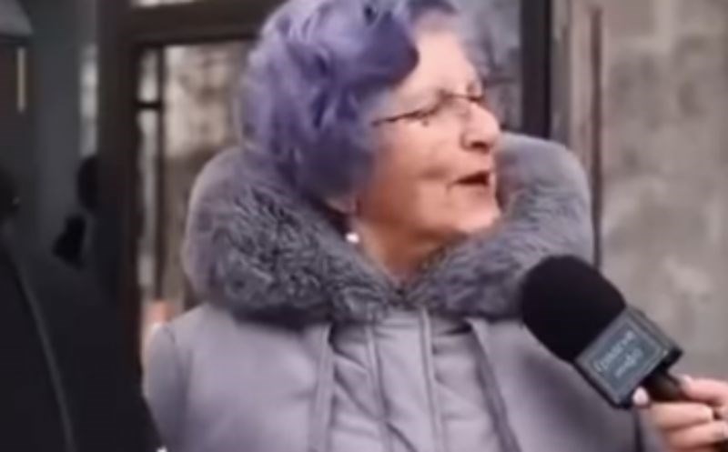 Stariji par dobio pitanje o braku i svojim odgovorom nasmijao cijelu regiju, snimka je teški hit