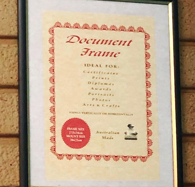 2. Pogledajte što sam pronašao u čekaonici svoga liječnika kamuflirano među diplomama