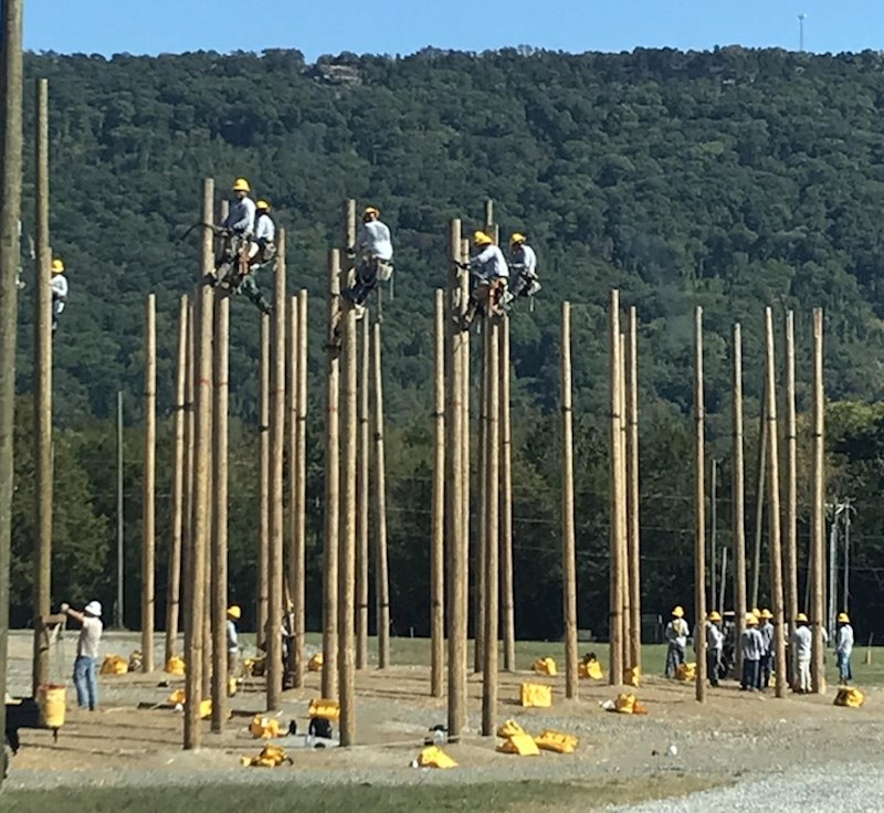 7. Danas sam šetao svojim rodnim gradićem i naišao na edukaciju za postavljanje telekomunikacijskih kablova