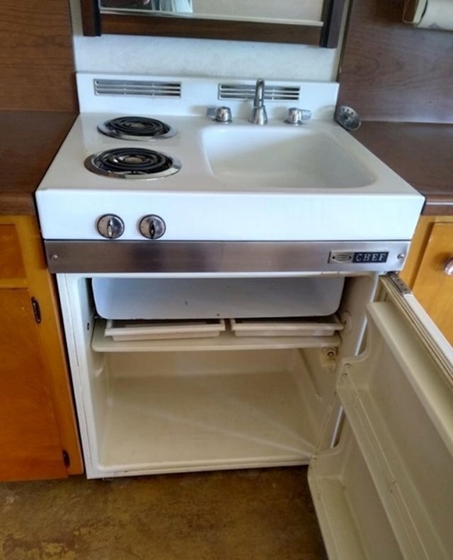 13. Jeste li ikad vidjeli 3u1 kombinaciju štednjaka, sudopera i hladnjaka?