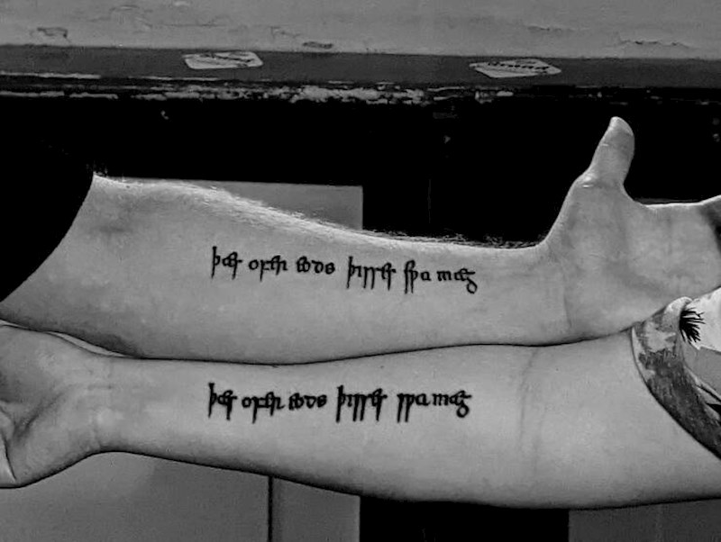 18. Moj prijatelj i barmen iz kafića u kojem smo bili imaju istu tetovažu