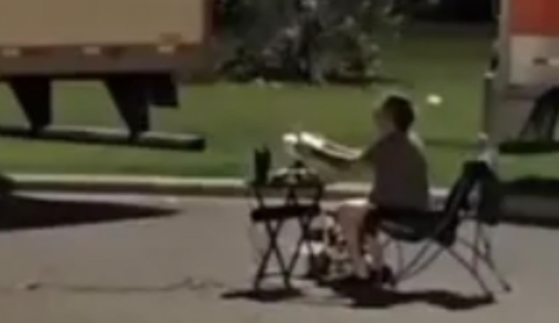 Vozač kamiona je na odmorištu priredio scenu za pamćenje, fotka je oduševila cijeli Balkan