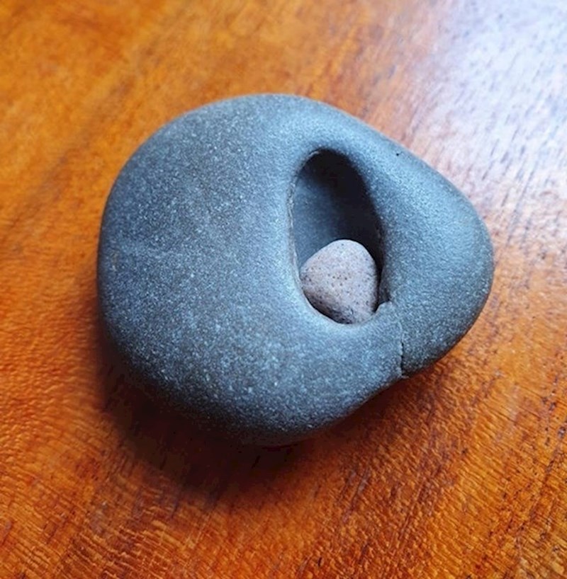 2. "Pronašao sam kamen unutar kamena."