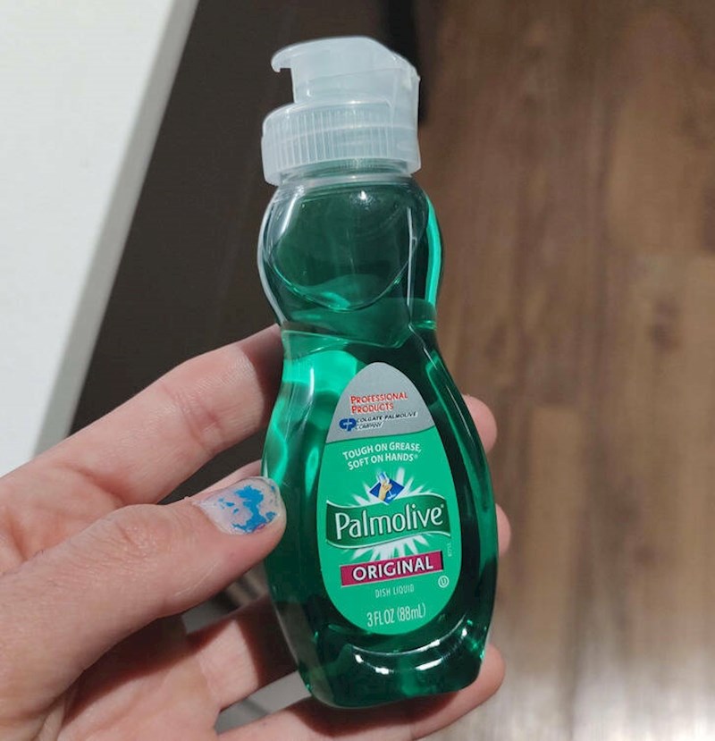 1. Jeftini hostel u kojem smo odsjeli na svakom krevetu ostavi jednu bočicu