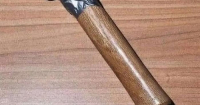 Bosancu je hitno trebao čekić pa ga je napravio sam, prasnut ćete u smijeh kad vidite od čega