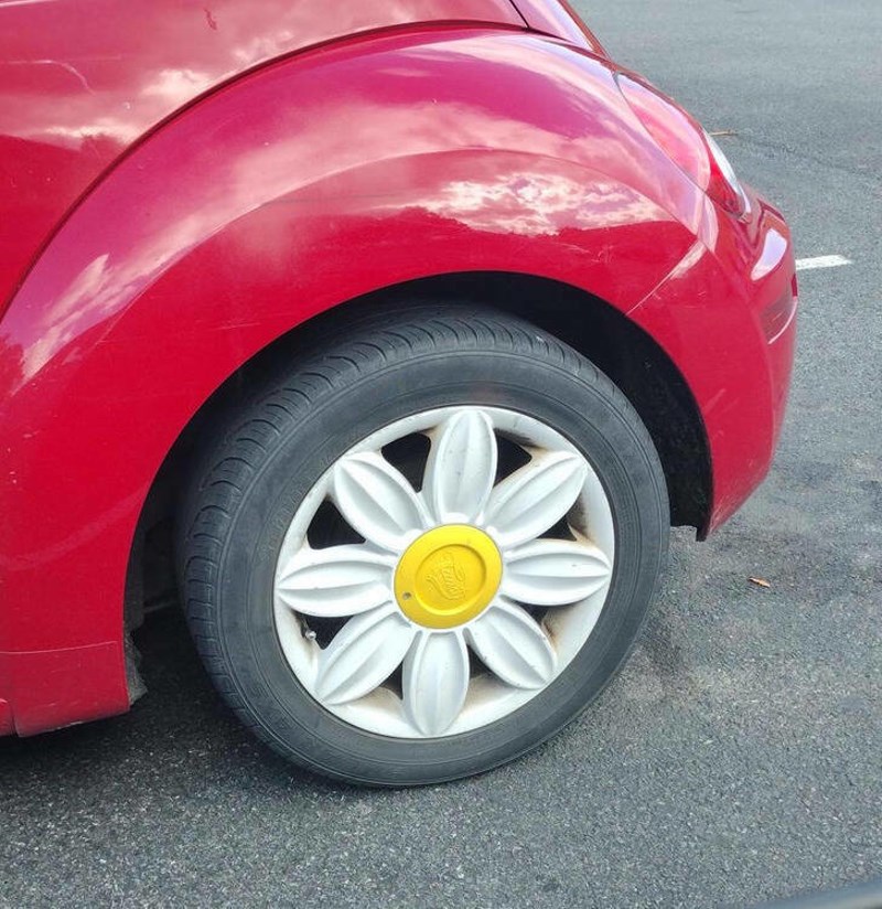 14. Zanimljiv detalj na automobilu