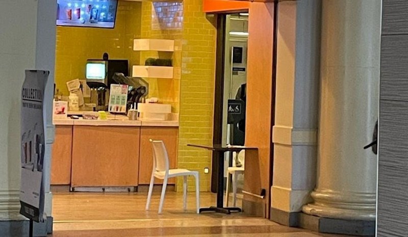 Netko je u zračnoj luci u Vancouveru primijetio zanimljiv lokal, ovo će se svidjeti svim Balkancima