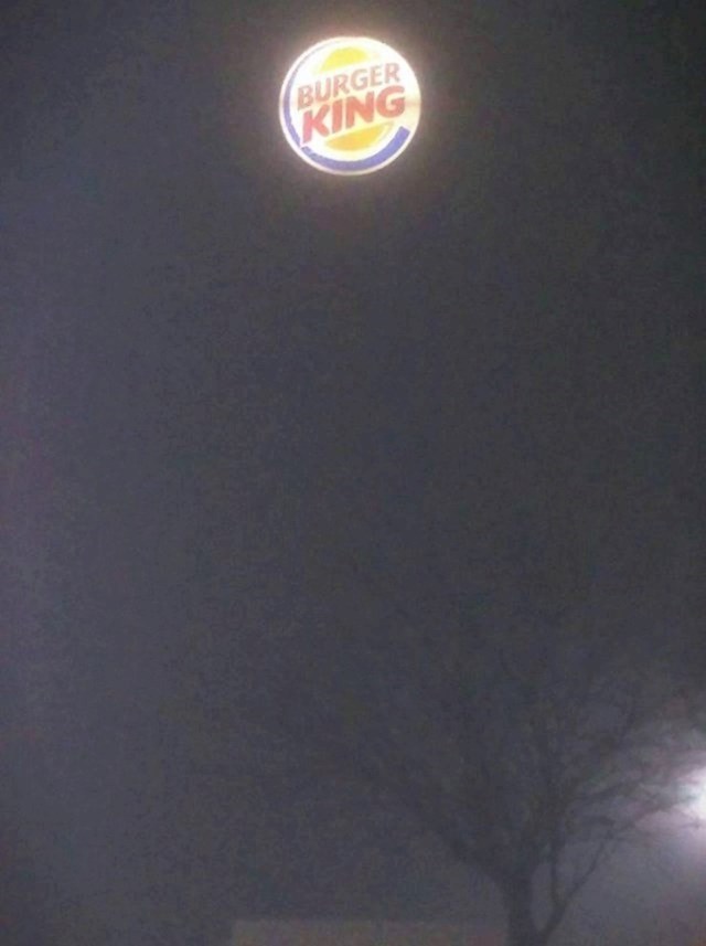 "Zgrada se nije vidjela zbog magle. Znak od Burger Kinga izgledao je kao da lebdi u zraku."