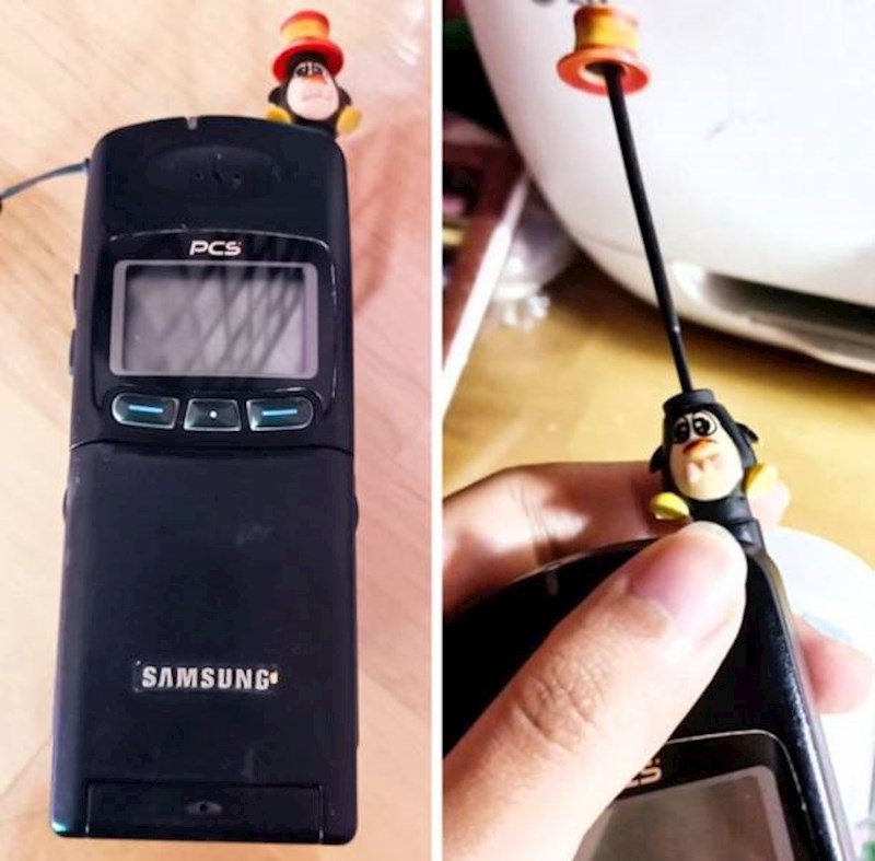 9. Pronašao sam stari tatin mobitel dok sam čistio garažu.