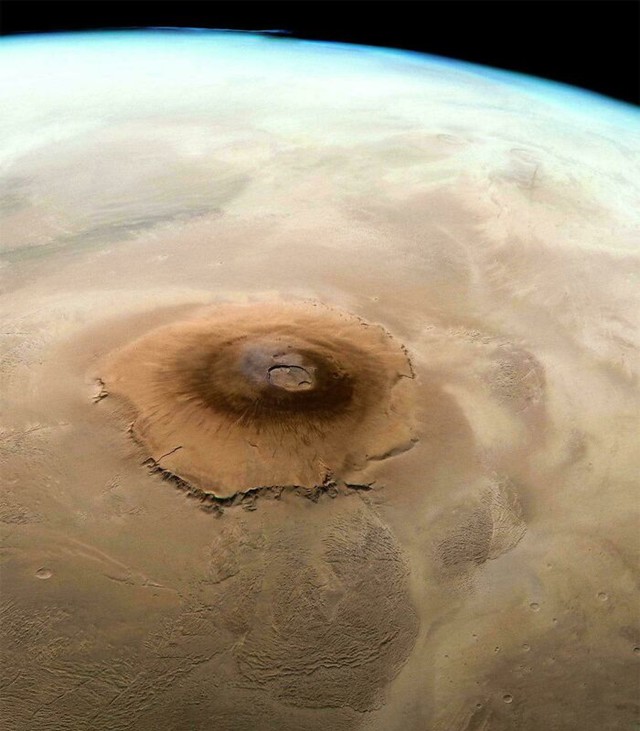 9. Olympus Mons - najviša planina u Sunčevom sustavu