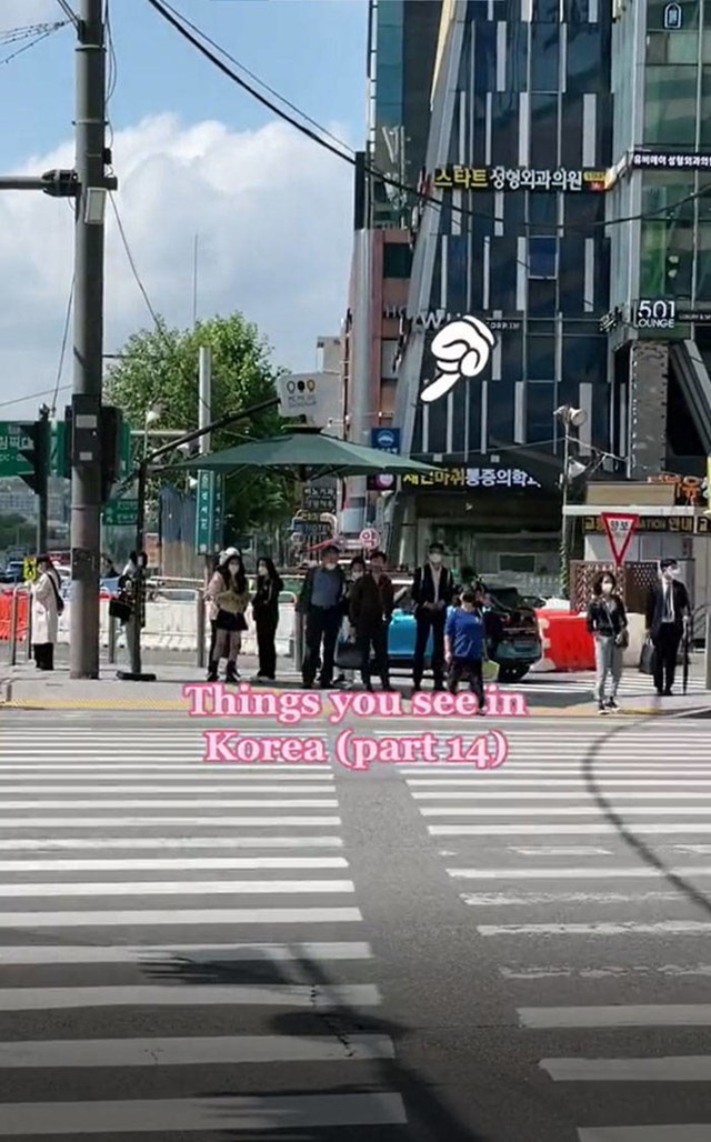1. Nasred ulica imaju javne suncobrane