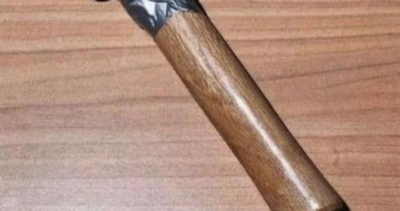 Bosancu je hitno trebao čekić pa ga je napravio sam, prasnut ćete u smijeh kad vidite od čega