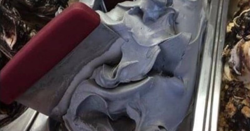 Netko je u jednoj slastičarnici fotkao totalno bizaran okus sladoleda, ovako nešto još niste vidjeli