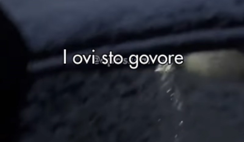 Tip je čistio snijeg s auta i usput objasnio što misli o ljudima koji vole zimu, snimka je urnebesna