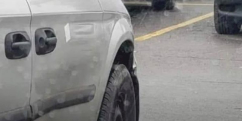 Netko je u prometu primijetio totalno bizaran prizor, fotka je odmah postala hit u cijeloj regiji