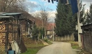 Bizaran prizor iz Srbije hit je u regiji, morate vidjeti kako netko u ovom selu suši veš
