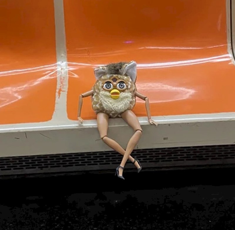 14. Čudan prizor koji je netko snimio u podzemnoj