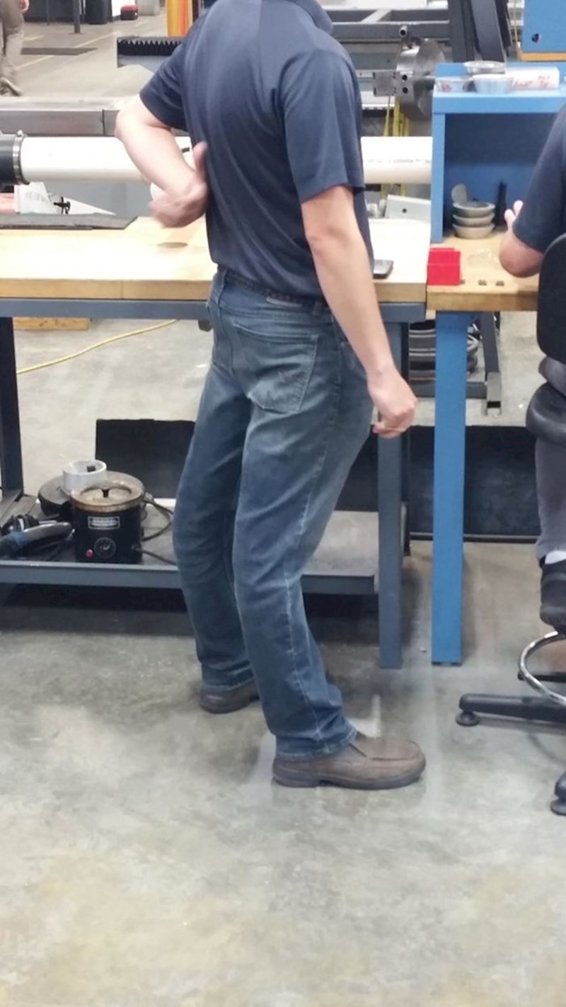 Uff, ovo je bolno gledati.