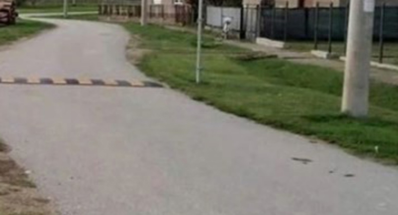 Fotka ležećeg policajca u Strizivojni obišla je cijelu Hrvatsku, prizor je urnebesan