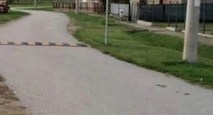 Fotka ležećeg policajca u Strizivojni obišla je cijelu Hrvatsku, prizor je urnebesan