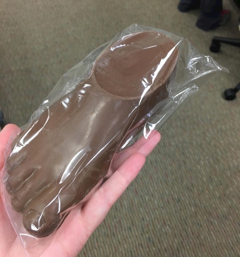 13. Danas sam dobio čokoladno stopalo