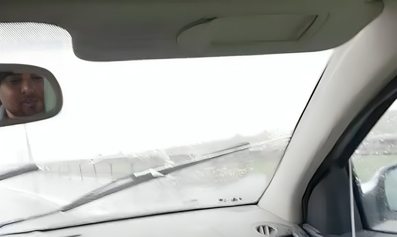 Snimka pokazuje kako se na Balkanu rješava problem pokvarenih brisača, odmah je postala hit