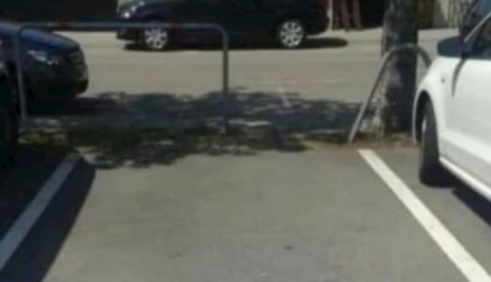 Fotka nesvakidašnje oznake s jednog parkirališta začudila je mnoge, odmah ćete vidjeti zašto
