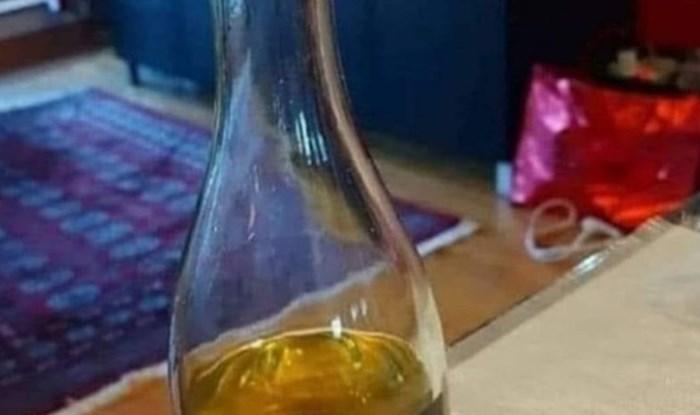 Nečija boca rakije oduševila je ljude na cijelom Balkanu, kad vidite fotku će vam biti jasno i zašto