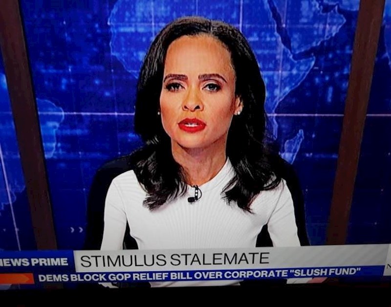 18. Dosta loš izbor odjeće za televizijsku voditeljicu😂