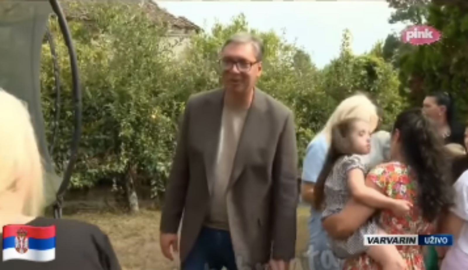 Cijeli Balkan smije se urnebesnoj usporedbi Vučića i Borata, fora je postala hit brzinom munje