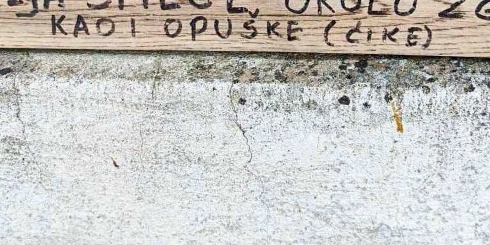 Stanar zgrade je ispod svog prozora ostavio poruku koja je nasmijala prolaznike, morate vidjeti