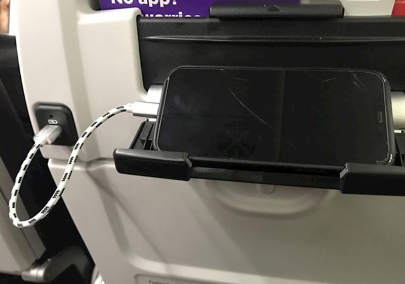 6. Jeftina zrakoplovna kompanija u Australiji na svakom sjedalu ima usb priključak i držač za tablete