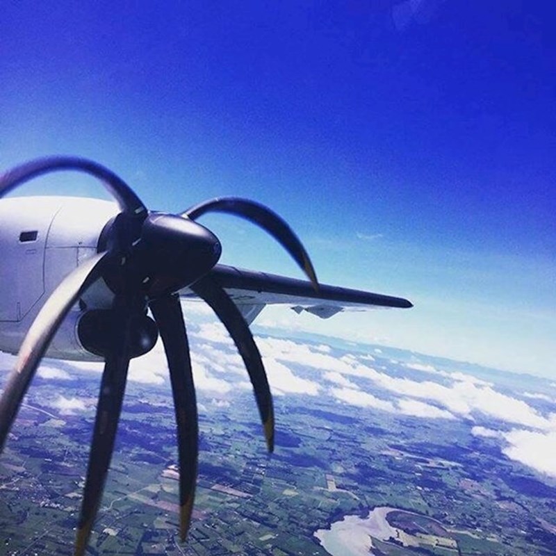 1. Propeler na avionu izgleda kao da se otopio