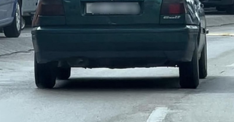 Prolaznike je nasmijao detalj na nečijem Golfu, vlasnik je jasno pokazao koji auto zapravo želi